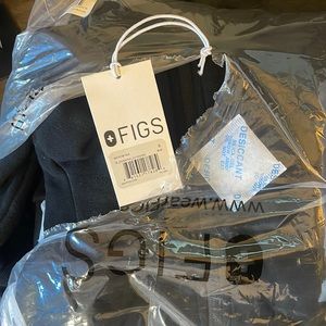 New FIGS with tags small - essential women’s zip hoodie
